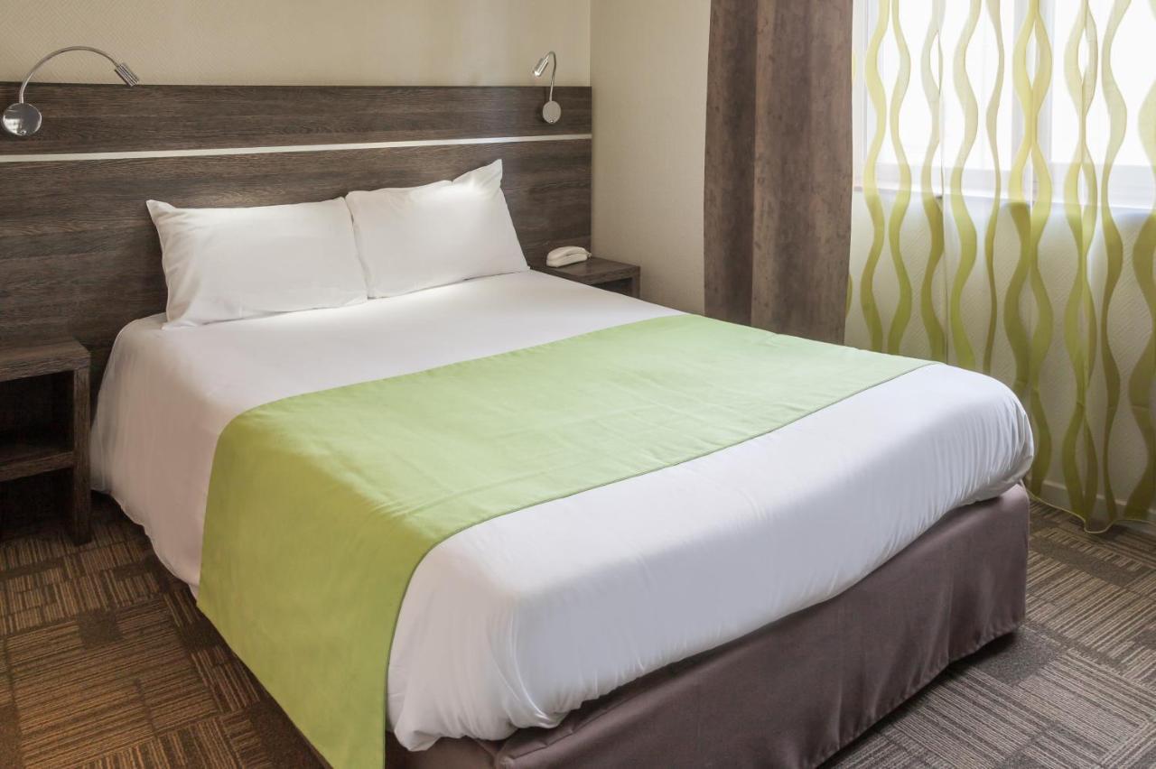 Logis Hotel Les Voyageurs Lezoux ภายนอก รูปภาพ